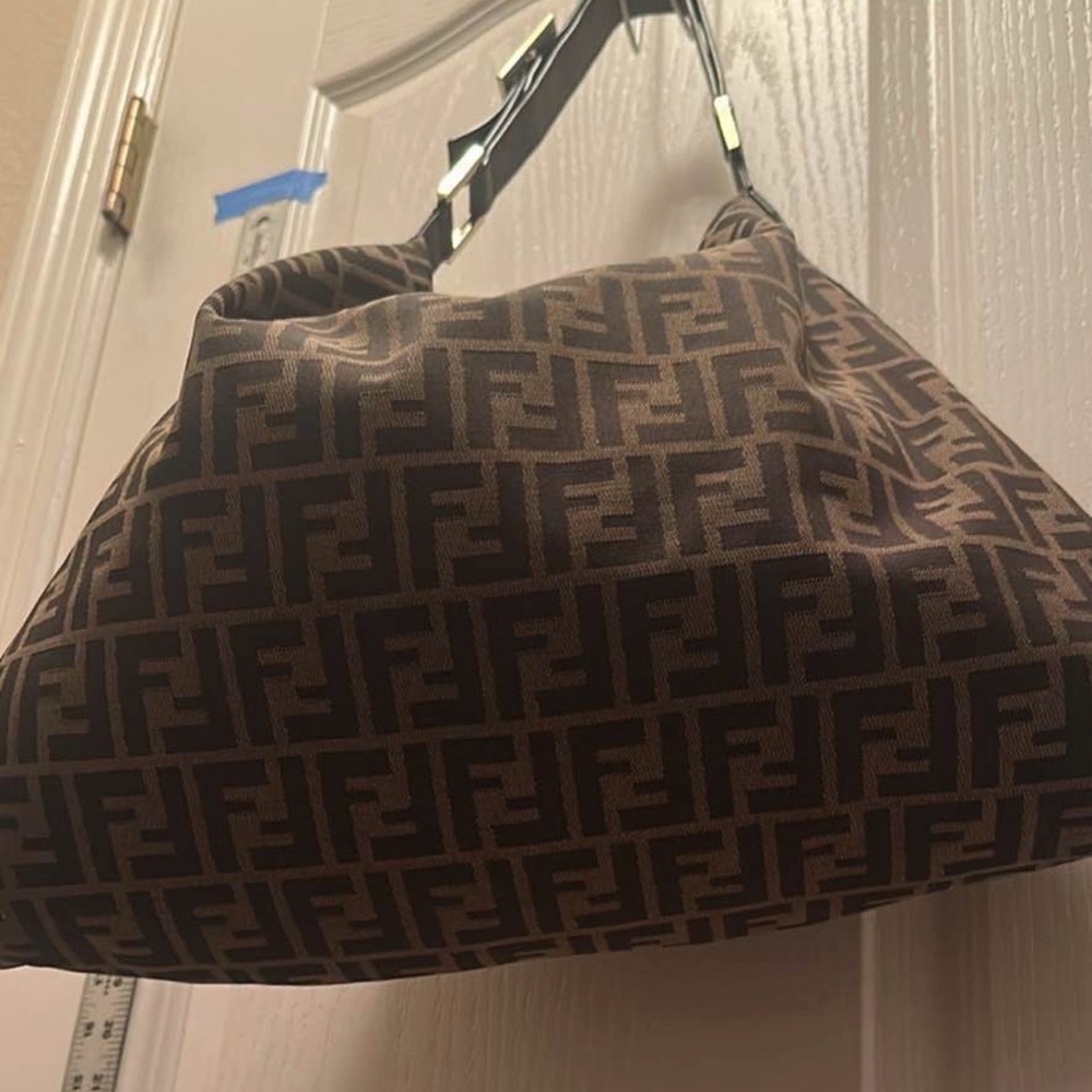 Fendi ZUCCA LARGE Hobo in Tobacco Tan and Black Logo Tote. - Picture 4 of 12